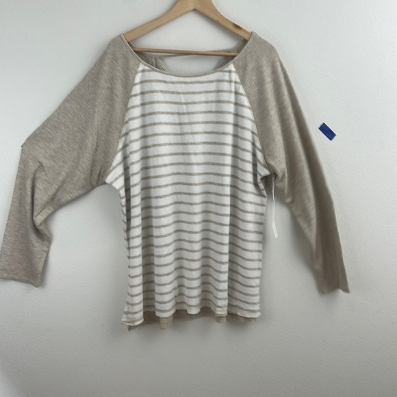 TART REVERSIBLE WHITE AND TAN LONG SLEEVE STRIPE V-NECK BACK SIZE 3X BRAND NEW - Picture 3 of 10
